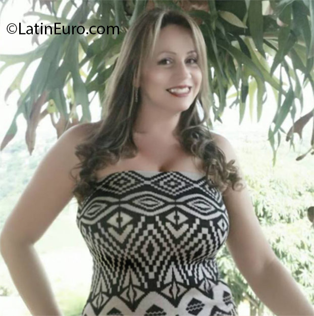 Date this tall Colombia girl Diana Giron from Cali CO18787