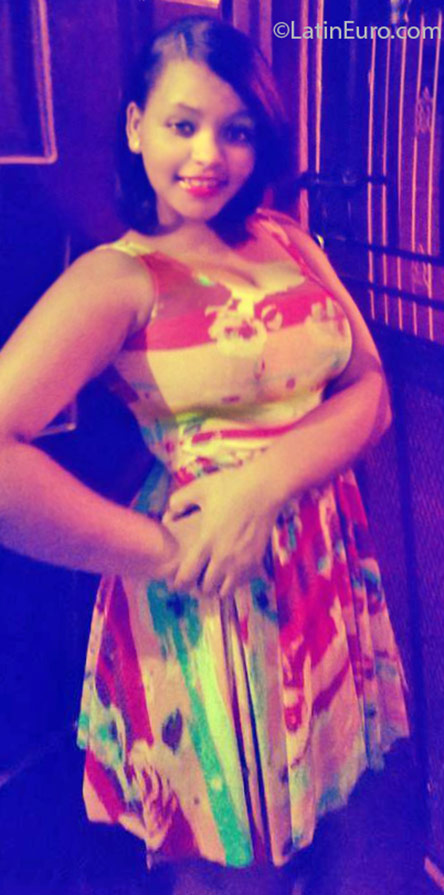 Date this hot Dominican Republic girl Hony from Santo Domingo DO25266