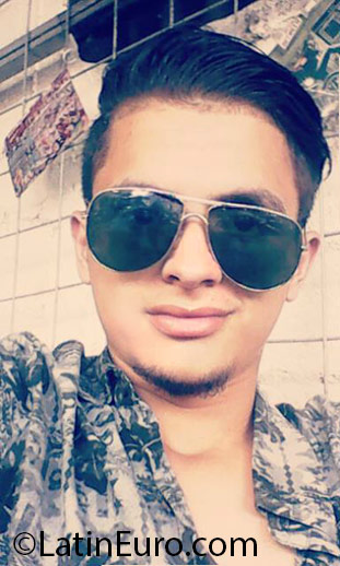 Date this georgeous Dominican Republic man Brayan from Tegucigalpa DO25269