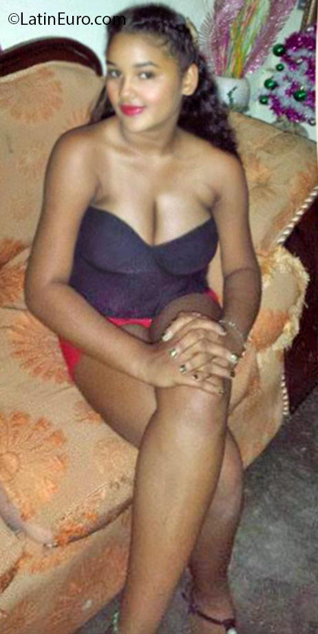 Date this hard body Dominican Republic girl Anabel from Santo Domingo DO25278