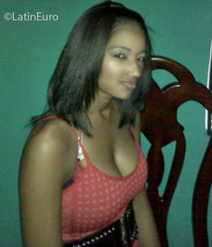Date this passionate Dominican Republic girl Yenibelkis from Santiago DO25310