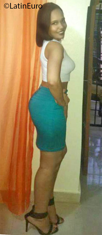 Date this delightful Dominican Republic girl Carmen Cruz from Santo Domingo DO25366