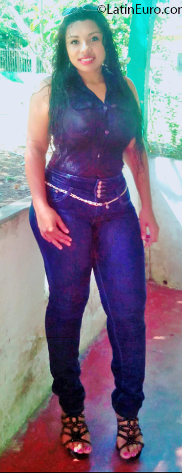Date this sultry Honduras girl Karen from La Ceiba HN2107