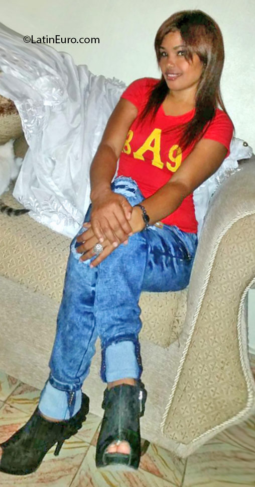 Date this gorgeous Dominican Republic girl Maribel from Santo Domingo DO25513