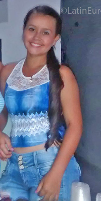 Date this hard body Colombia girl Michel from Acasias CO18868