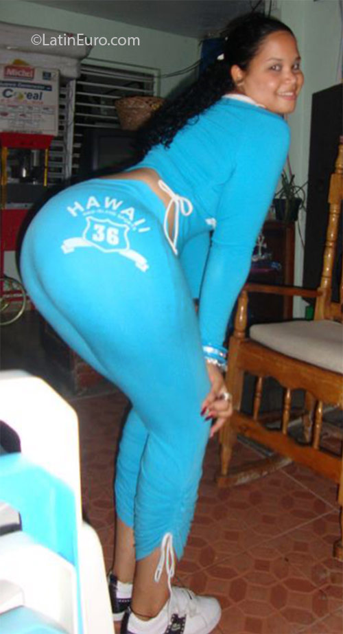 Date this hot Dominican Republic girl Patricia from Santo Domingo DO25590