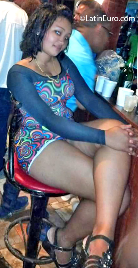 Date this sultry Dominican Republic girl Stefanie from Santo Domingo DO25629