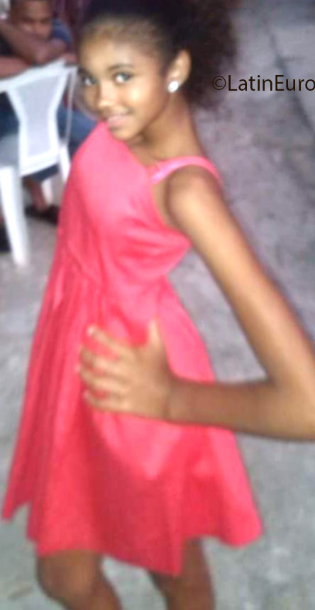 Date this passionate Dominican Republic girl Krissi from Santo Domingo DO25662