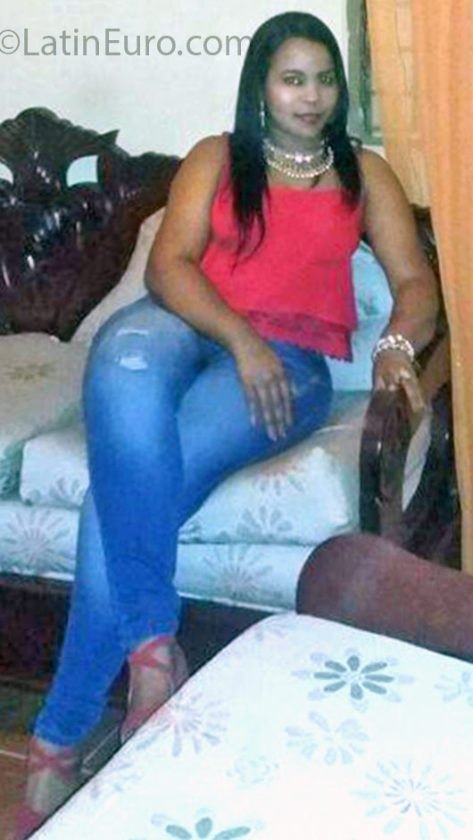 Date this sensual Dominican Republic girl Mariela from Santo Domingo DO25689