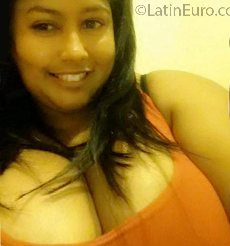 Date this hard body Dominican Republic girl La_beba11 from Santiago DO25702