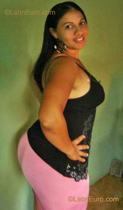 Date this lovely Dominican Republic girl Andrea from Santiago DO25765