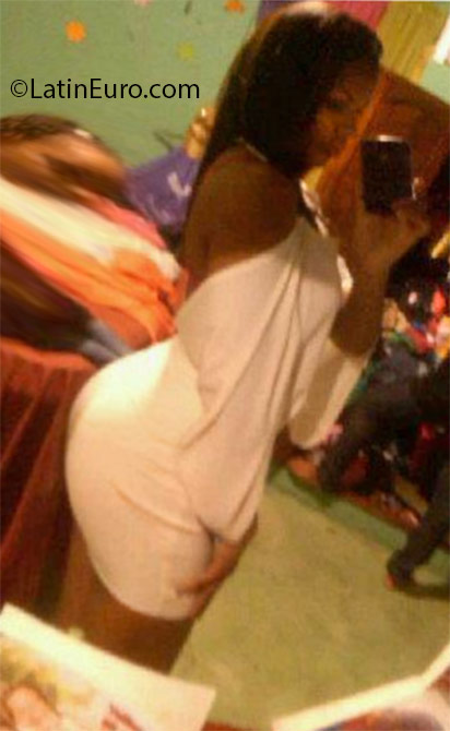 Date this pretty Dominican Republic girl Adilca from Santiago DO25767