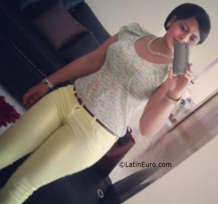 Date this cute Dominican Republic girl Elma from Santo Domingo DO25891