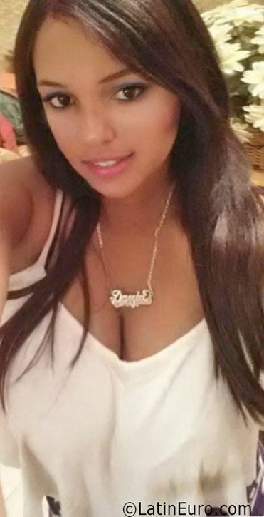 Date this exotic Dominican Republic girl Dania from Santo Domingo DO25944