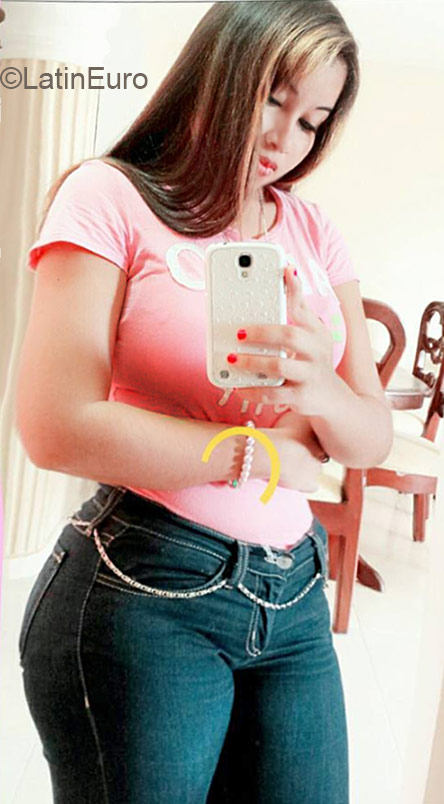 Date this pretty Dominican Republic girl Millie Estrella from Santo Domingo DO25979