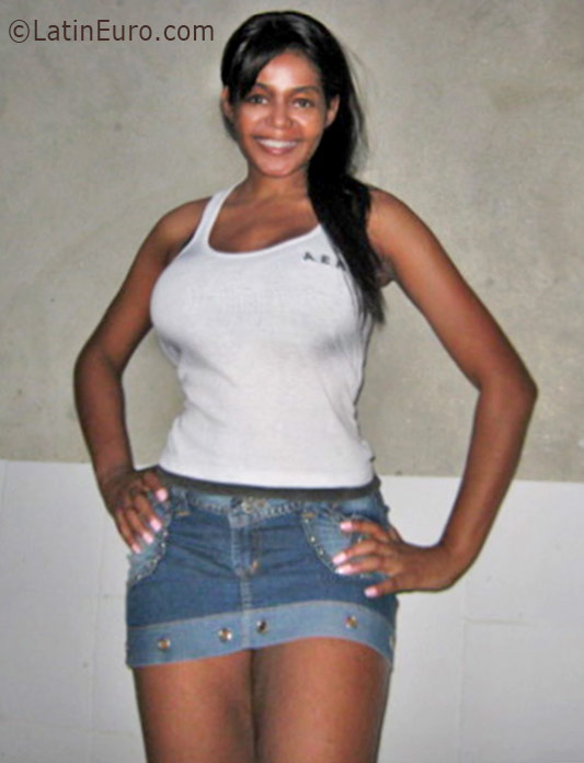 Date this beautiful Colombia girl Jeycy from Cali CO30322