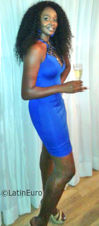 Date this athletic Brazil girl Tatiana from São Paulo BR9729