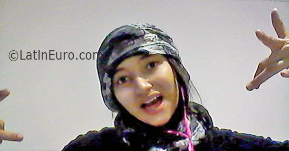 Date this athletic Colombia girl Ana from Bogota CO19133