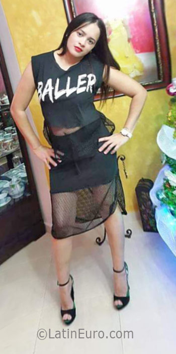 Date this fun Dominican Republic girl Raquel from Santiago DO26196