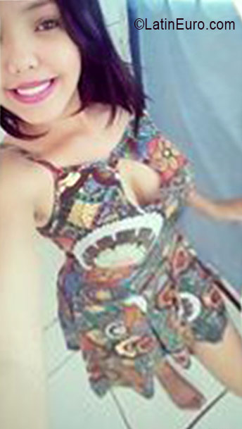 Date this sensual Brazil girl Vania from Vitoria BR9733