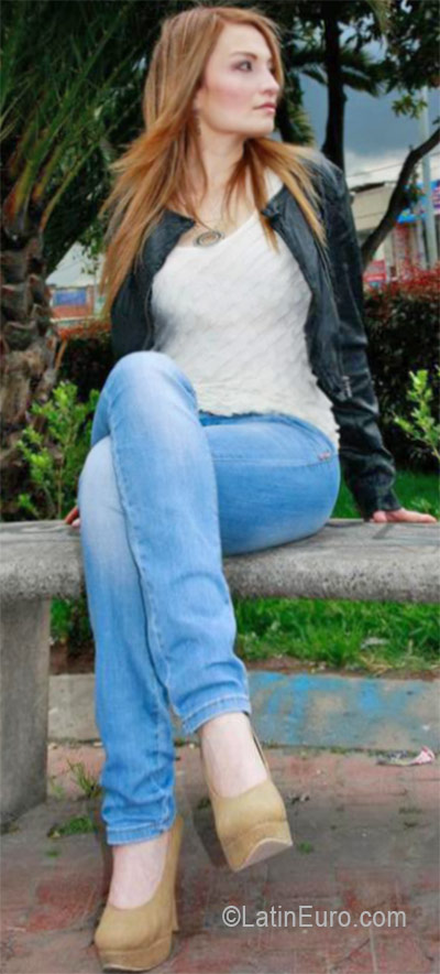 Date this voluptuous Colombia girl Carmen elena from Bogota CO19228