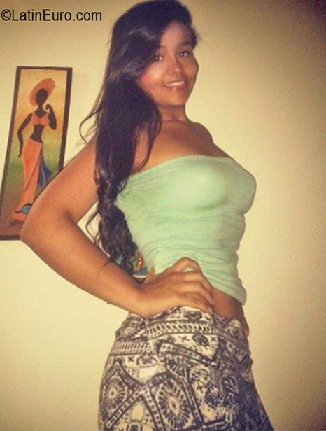 Date this athletic Colombia girl Yuly from Cali CO19243