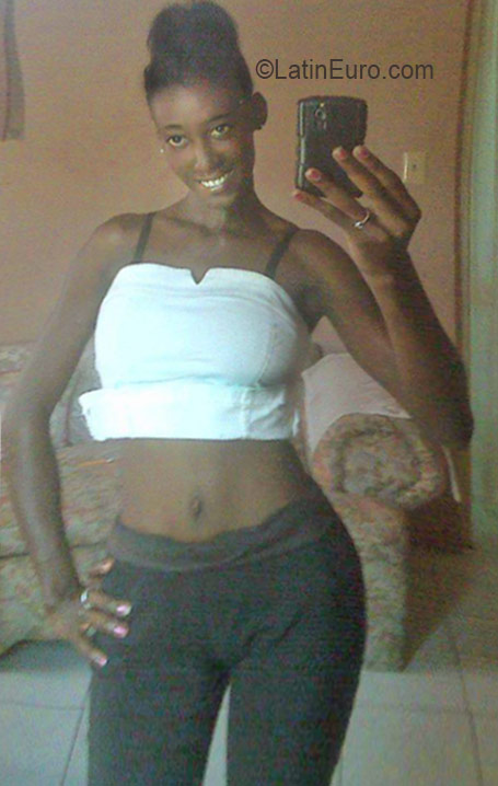 Date this delightful Jamaica girl Slim from Portmore JM2343