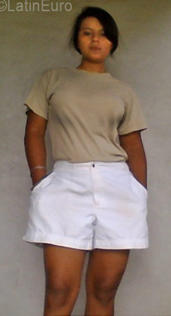 Date this happy Honduras girl Lilian from Comayagua HN2261