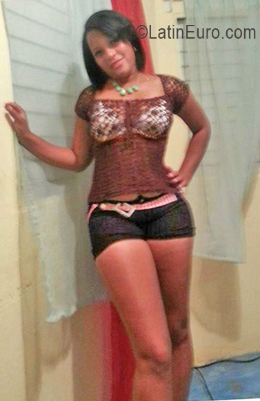 Date this hard body Dominican Republic girl Milicalderon from Santo Domingo DO26455