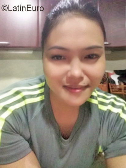 Date this voluptuous Philippines girl Gene from Dumaguete City PH925