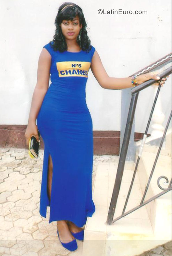 Date this good-looking Cameroon girl Davilla from Yaounde CM247
