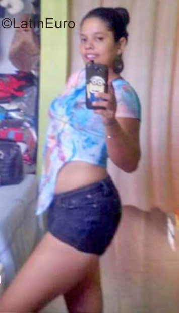 Date this passionate Dominican Republic girl Desiree from Santo Domingo DO26832