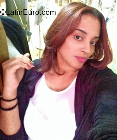 Date this attractive Dominican Republic girl Jazmn from Santo Domingo DO26883