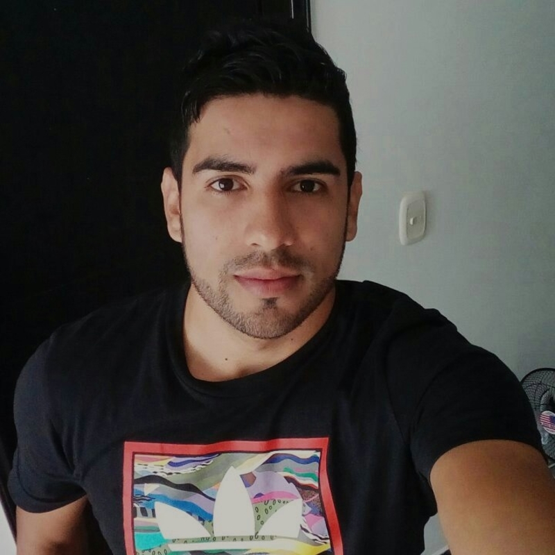 Date this athletic Colombia man Hector from Bucaramanga CO20109