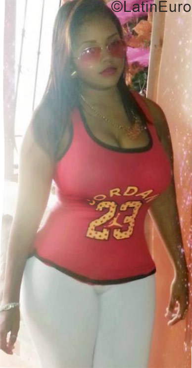 Date this nice looking Dominican Republic girl Yeidie from Santiago DO27538