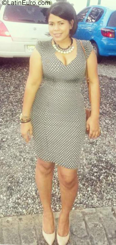 Date this sultry Dominican Republic girl Elma from Santo Domingo DO27905