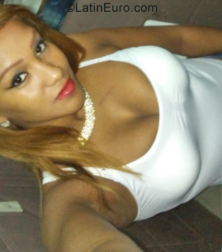 Date this gorgeous Dominican Republic girl Rubi from Republica Dominicana DO27920