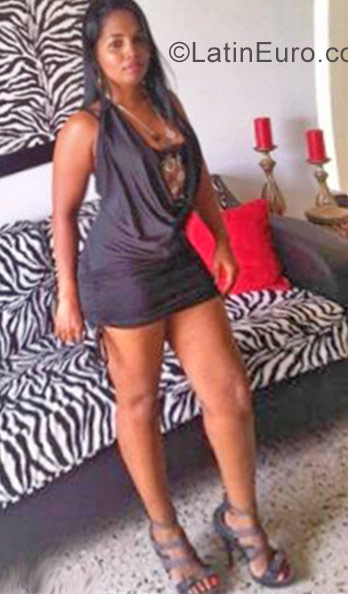 Date this voluptuous Dominican Republic girl Adelkia from santiago DO28189