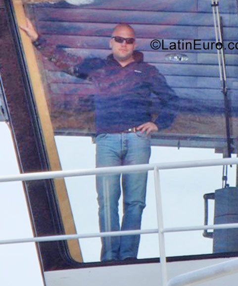 Date this funny Denmark man Doctor from  DK140