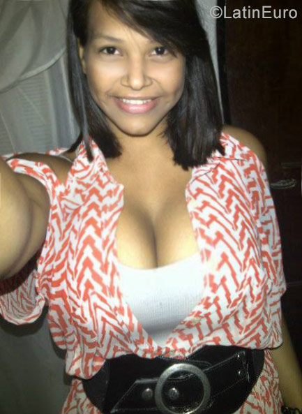 Date this young Venezuela girl Mariana from Maracaibo VE856