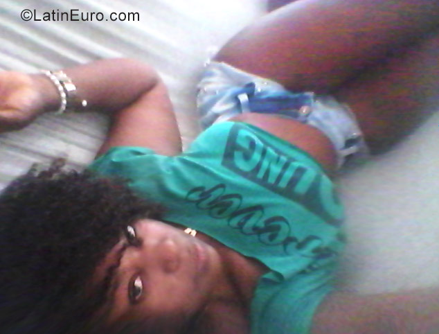 Date this sultry Brazil girl Catiene from Salvador BR10594