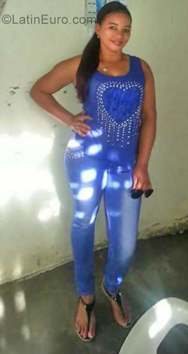Date this charming Dominican Republic girl Katherine from Santo Domingo DO29404