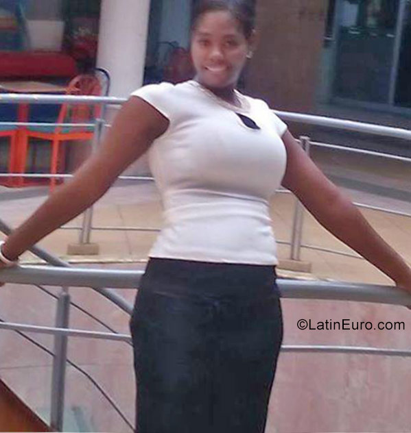 Date this tall Dominican Republic girl Michele from Santo Domingo DO29457