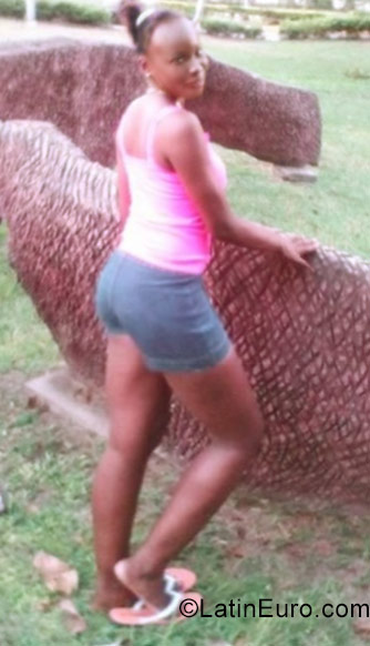 Date this attractive Jamaica girl Serena from Kingston JM2481