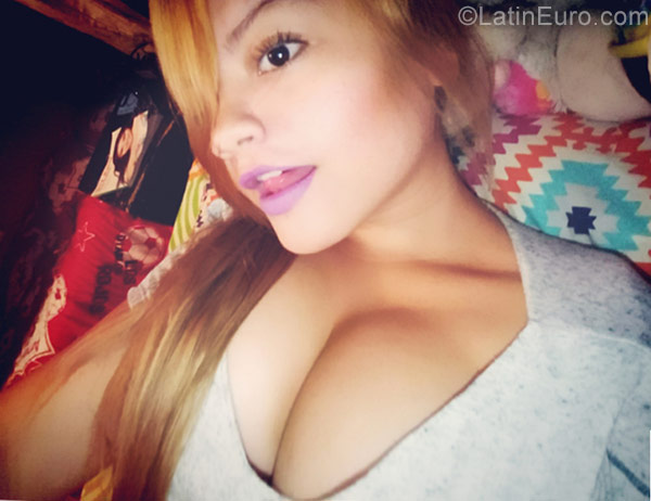 Date this sultry Colombia girl Luna from Bogota CO22100