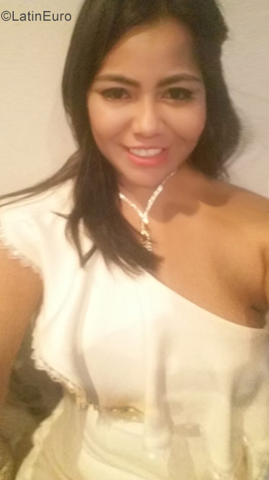 Date this hot Colombia girl Margarita from Barranquilla CO22105