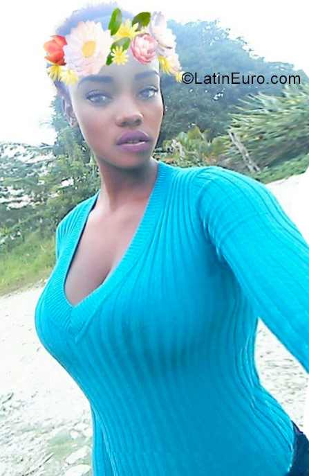 Date this charming Jamaica girl Neiki from Kingston JM2505