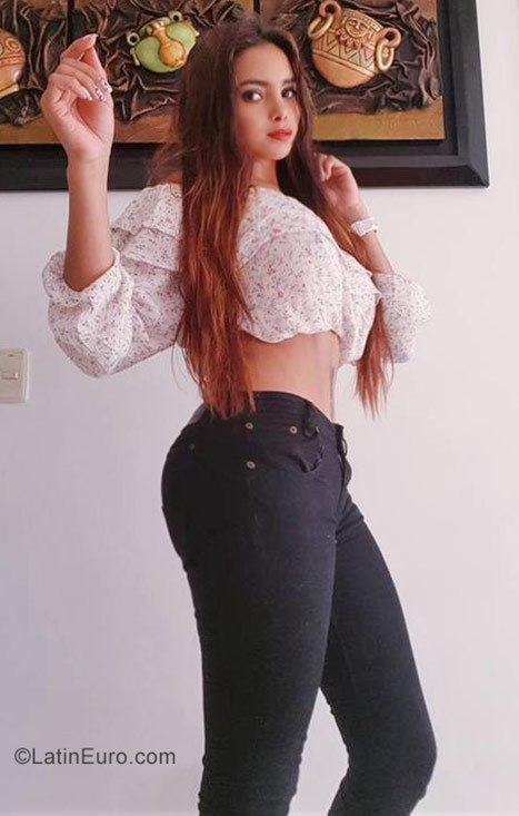 Date this stunning Colombia girl Yesica from Pereira CO22296