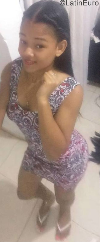 Date this tall Dominican Republic girl Rocio from Santo Domingo DO30244