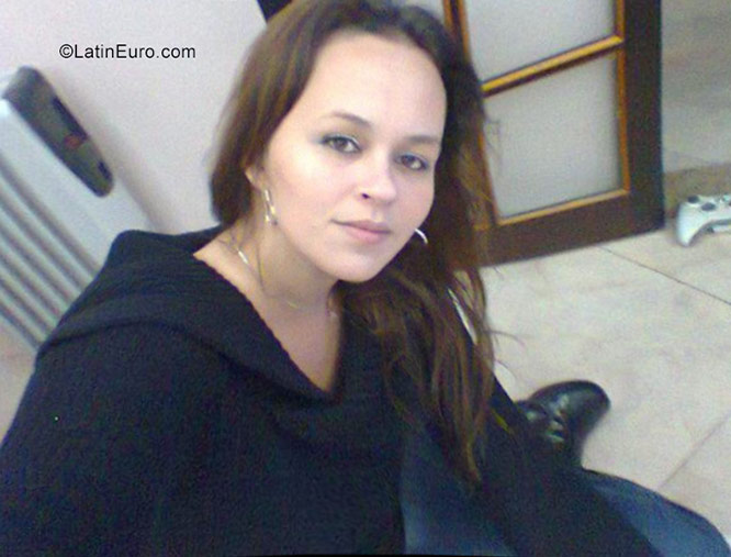 Date this good-looking Brazil girl Adriana from Sao Paulo BR10262